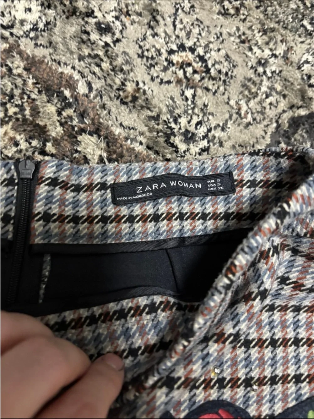 ZARA BROWN FLORAL HOUNDSTOOTH PLAID MINI SKIRT WITH FLOWERS  size S - Picture 3 of 5